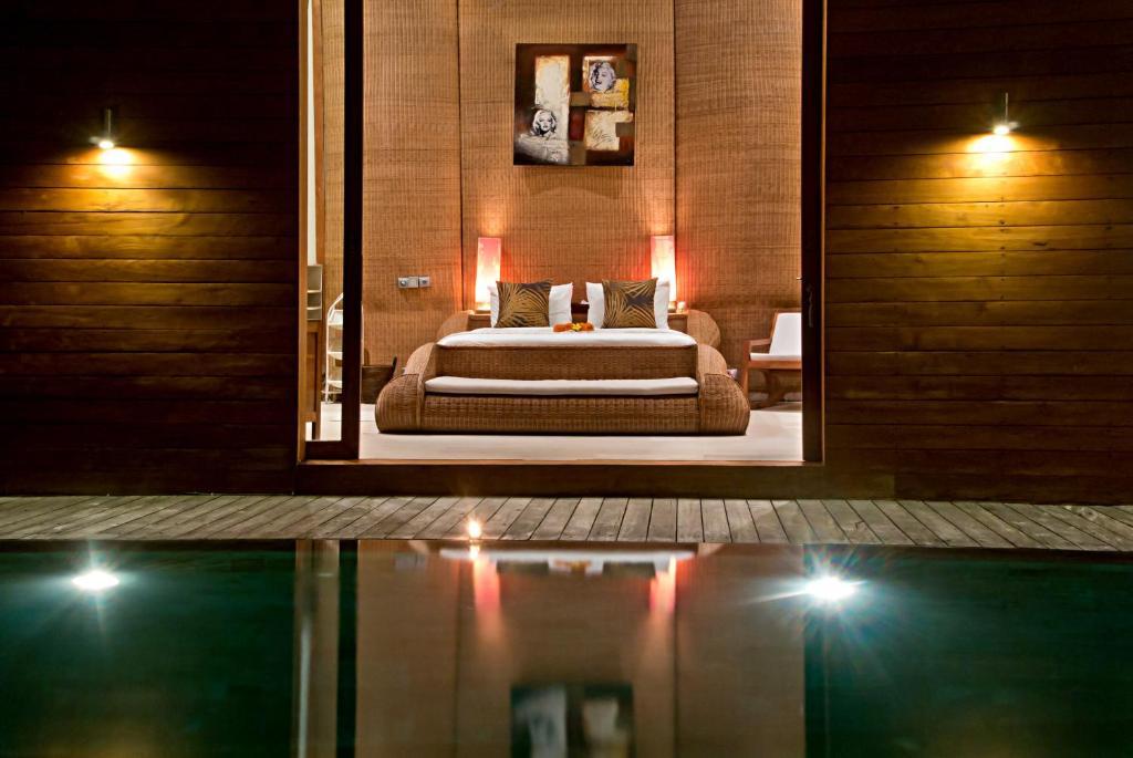 Eko Villa Seminyak - Tropical Villa, Walk To Beach Phòng bức ảnh