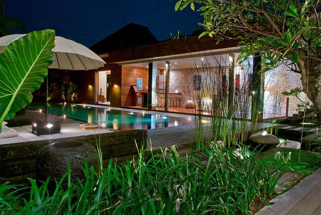 Eko Villa Seminyak - Tropical Villa, Walk To Beach Ngoại thất bức ảnh